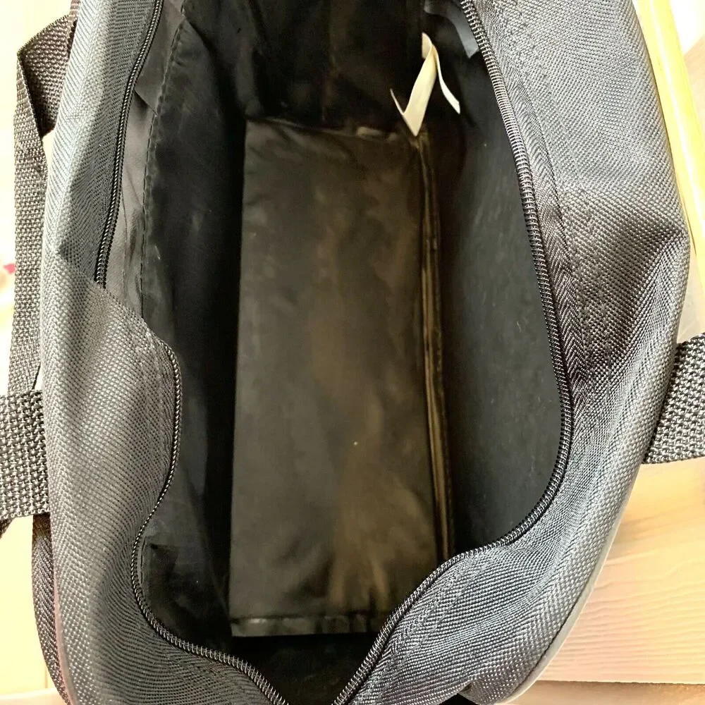 Protege Laptop Notebook Carry Case Footed Bottom Top Handle Should Strap